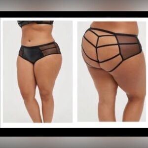 NWOT TORRID CAGE BACK CHEEKY PANTY - FAUX LEATHER & MESH BLACK 2X